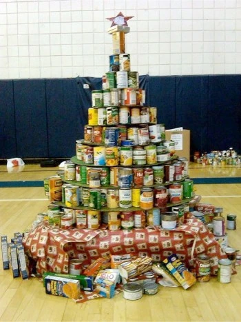 brad de Craciun din conserve