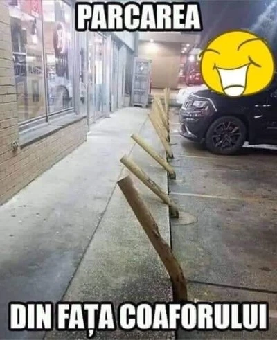 cum arata parcarea din fata coaforului