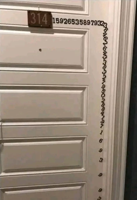 cum arata usa unui iubitor de matematica